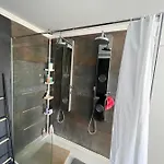 Apartamento Com 3 Quartos E Jacuzzi Em Um Dos Quartos